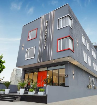 OYO Townhouse 231 Golden Avenue Road