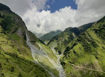 Friends Taxi Service in Dharamshala/ Taxi Mcleodganj/ Taxi Dharamsala Airport