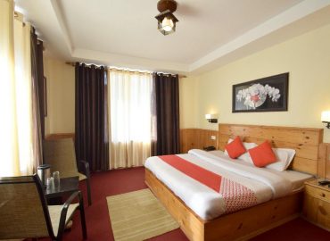 OYO 1837 Hotel Golden Meadows