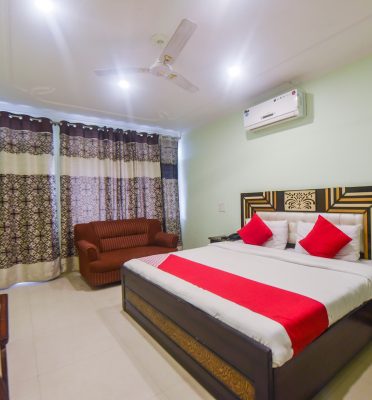OYO 10566 Hotel Shanti Guest House