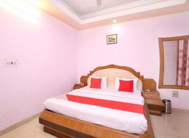 OYO 14029 Hotel Yogesh