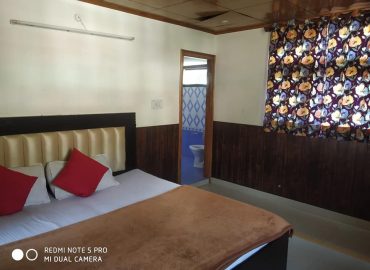 OYO 24634 Kasauli Pinegrooves Inn