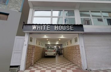 OYO 26837 Hotel White House