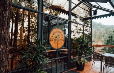 Brook & Pines Restaurant, Microbrewery & Grill (Kasauli)